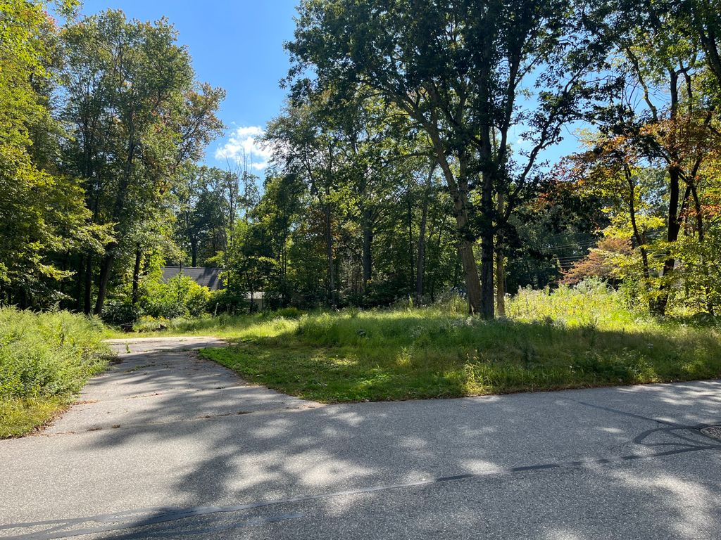 282 Deepwood Drive, Hebron, CT 06231