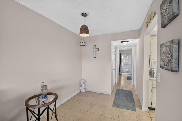 16 SUSSEX A, West Palm Beach, FL 33417