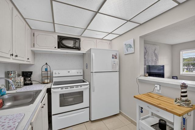 16 SUSSEX A, West Palm Beach, FL 33417