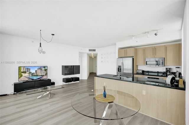 1111 SW 1st Ave 3514-N, Miami, FL 33130