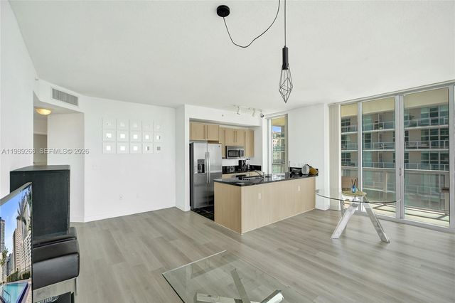 1111 SW 1st Ave 3514-N, Miami, FL 33130