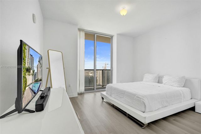 1111 SW 1st Ave 3514-N, Miami, FL 33130