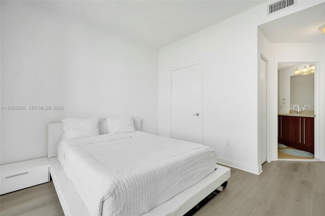 1111 SW 1st Ave 3514-N, Miami, FL 33130