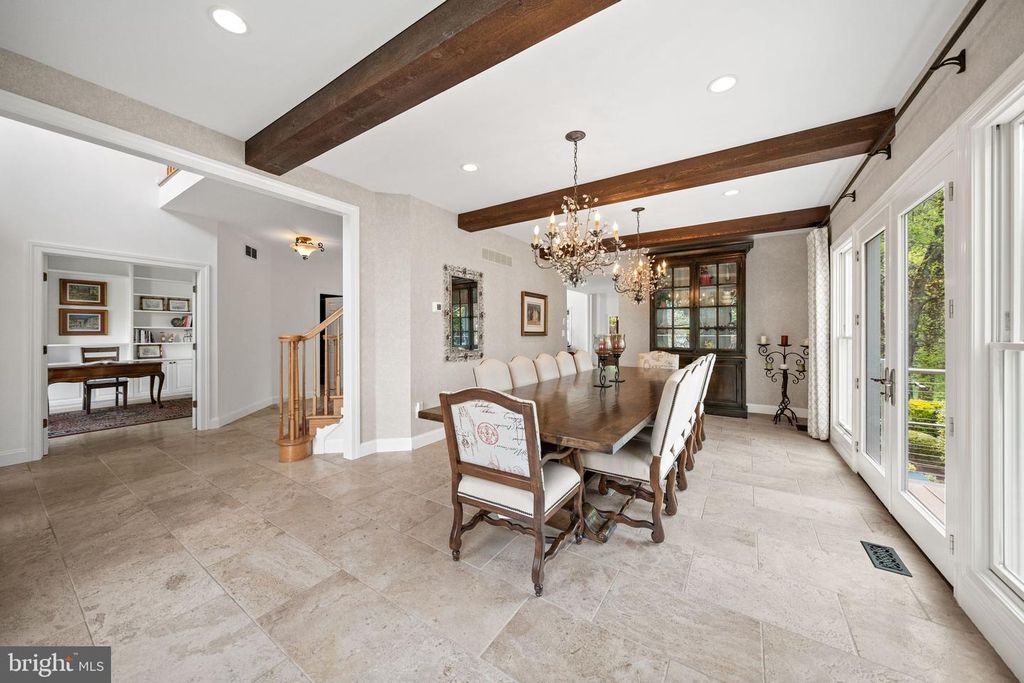 Image 10 of property listing at 8434 GOVERNOR RUN, Ellicott City, MD 21043