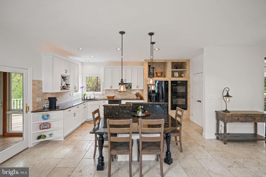 Image 15 of property listing at 8434 GOVERNOR RUN, Ellicott City, MD 21043