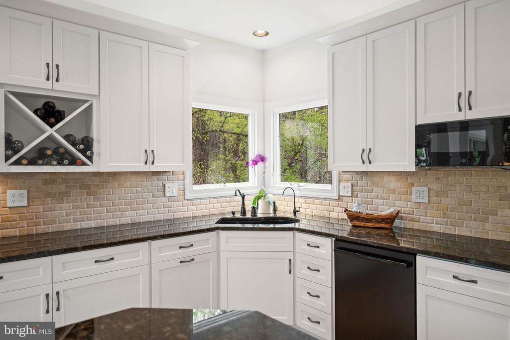 Image 18 of property listing at 8434 GOVERNOR RUN, Ellicott City, MD 21043