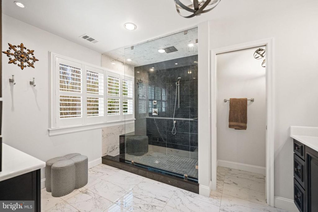 Image 40 of property listing at 8434 GOVERNOR RUN, Ellicott City, MD 21043