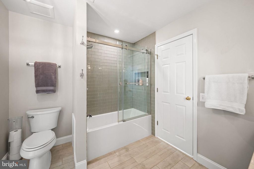 Image 50 of property listing at 8434 GOVERNOR RUN, Ellicott City, MD 21043