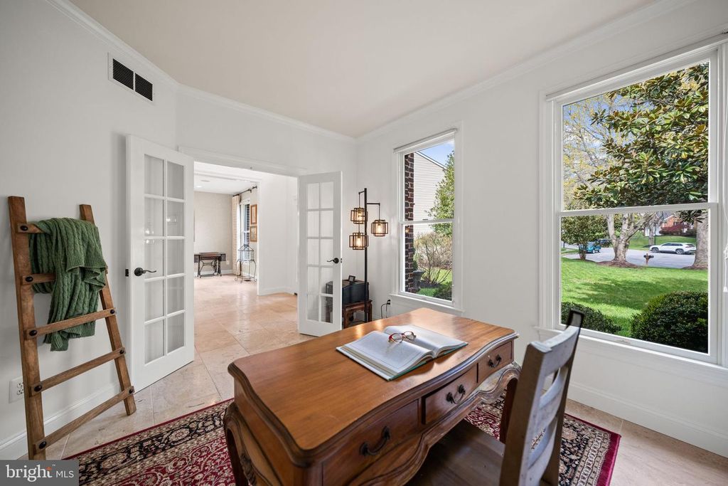 Image 9 of property listing at 8434 GOVERNOR RUN, Ellicott City, MD 21043