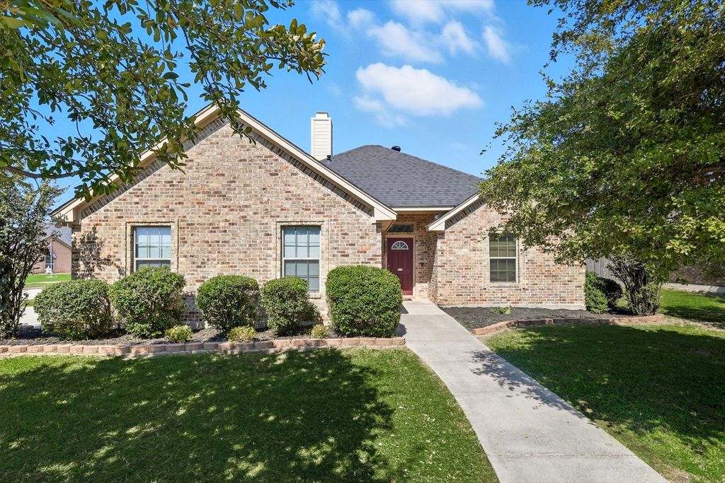 100 Turtle Dove, Krum, TX 76249