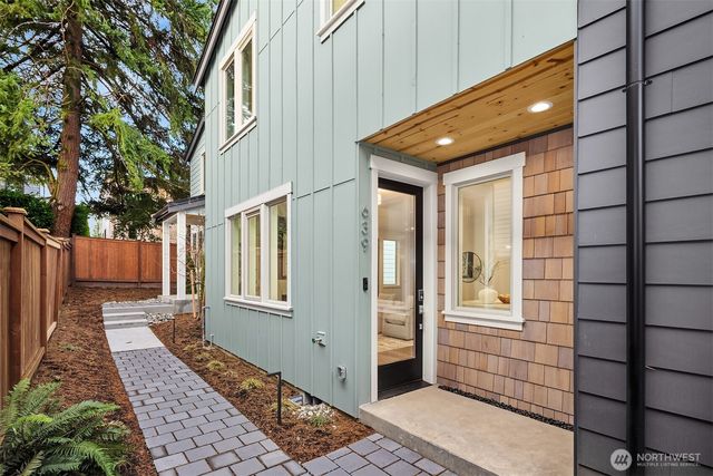 639 18th Avenue W, Kirkland, WA 98033