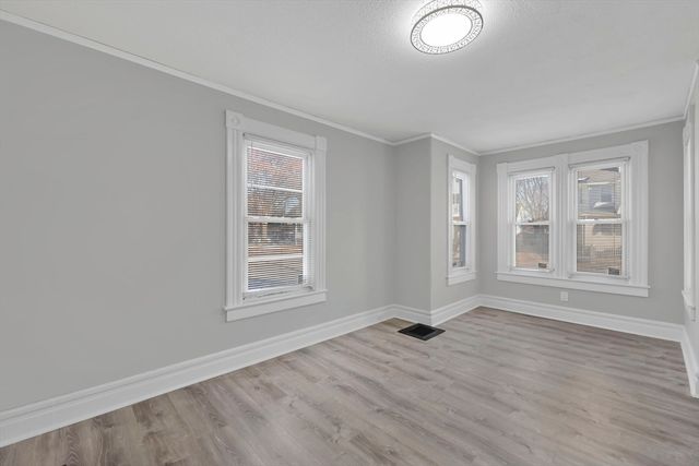 140-142 Dickinson St, Springfield, MA 01108