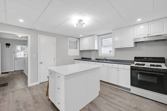 140-142 Dickinson St, Springfield, MA 01108