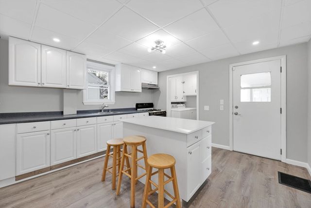 140-142 Dickinson St, Springfield, MA 01108