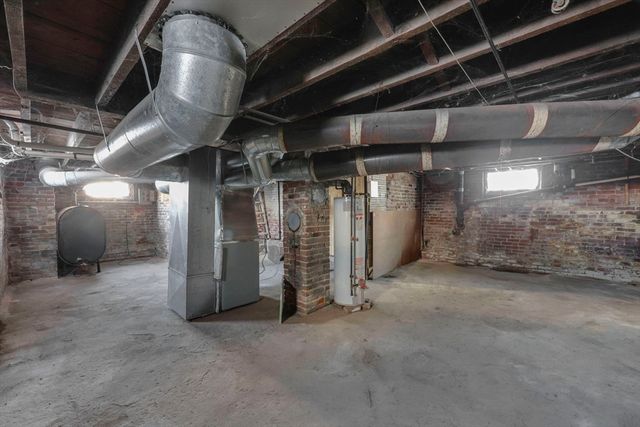 140-142 Dickinson St, Springfield, MA 01108