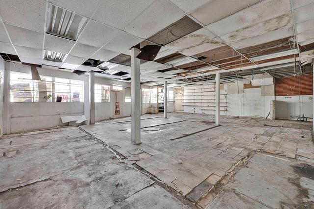 140-142 Dickinson St, Springfield, MA 01108