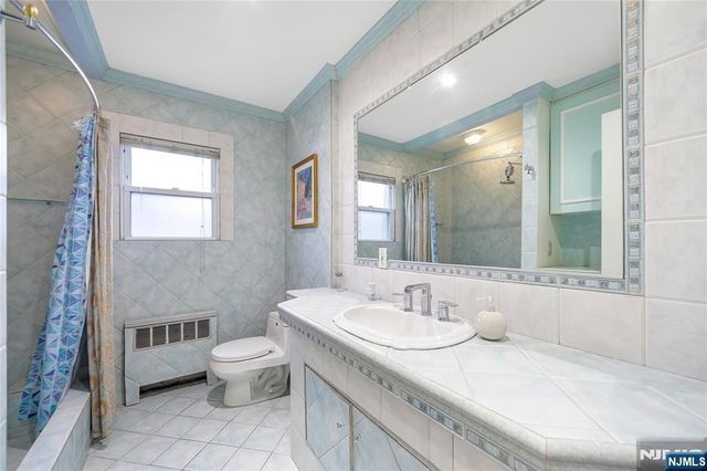 201 Oakdene Place C00E2, Cliffside Park, NJ 07010