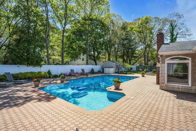 17 Priscilla Avenue, Holtsville, NY 11742