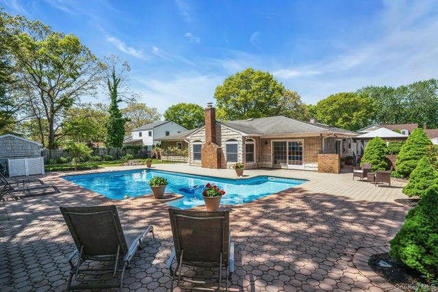 17 Priscilla Avenue, Holtsville, NY 11742