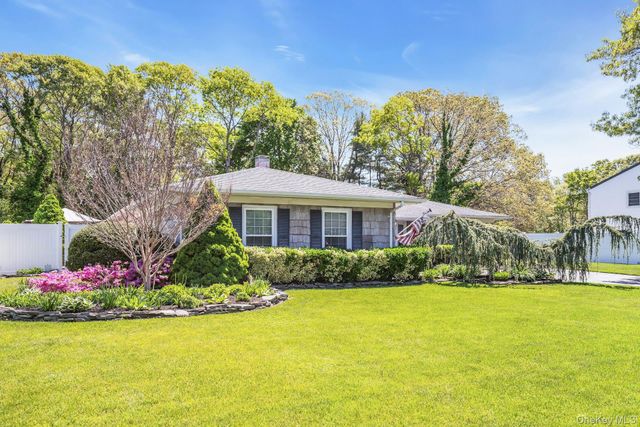 17 Priscilla Avenue, Holtsville, NY 11742
