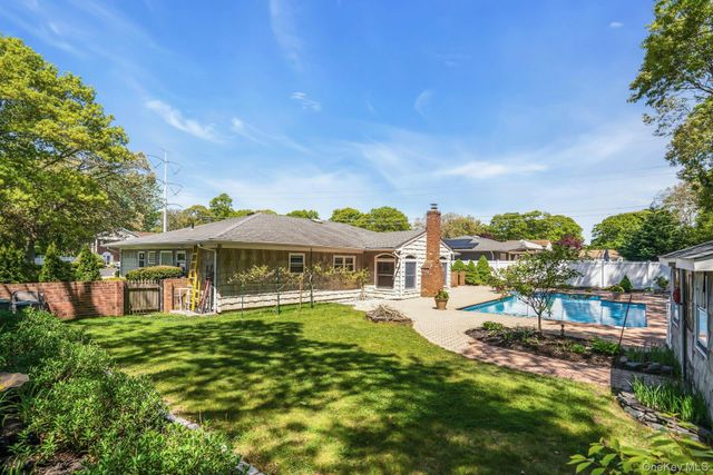 17 Priscilla Avenue, Holtsville, NY 11742