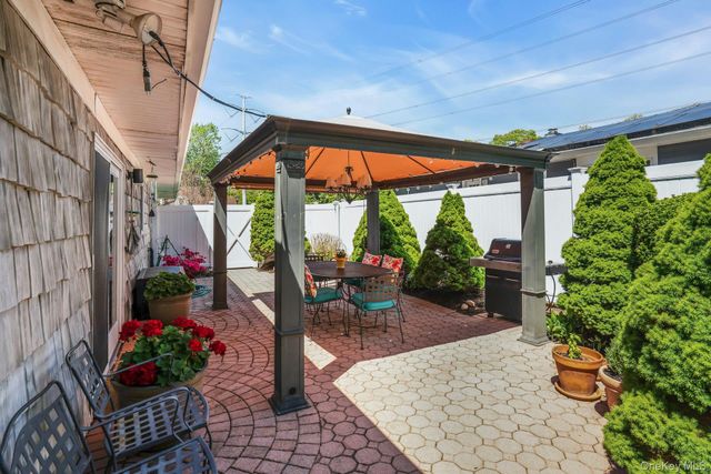 17 Priscilla Avenue, Holtsville, NY 11742