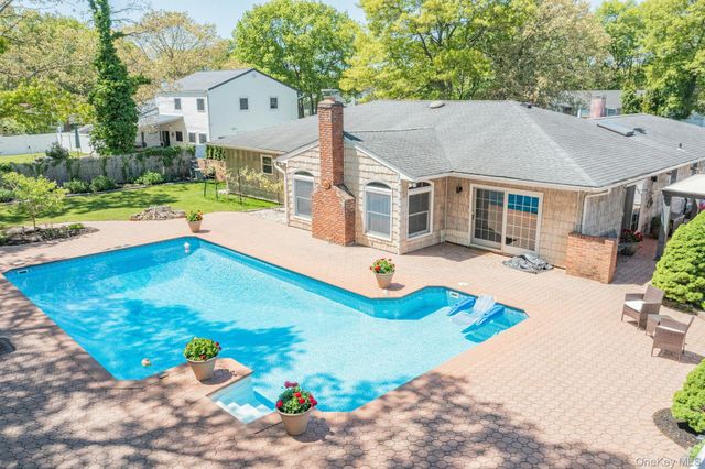 17 Priscilla Avenue, Holtsville, NY 11742