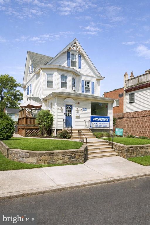 2205 MOUNT CARMEL AVE, Glenside, PA 19038