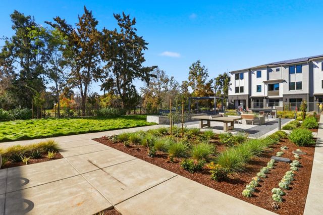 2871 Josephine Lane, Palo Alto, CA 94303