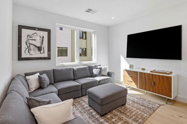 2871 Josephine Lane, Palo Alto, CA 94303