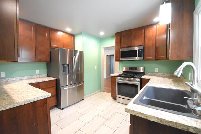 225 W Grace Street, Rensselaer, IN 47978