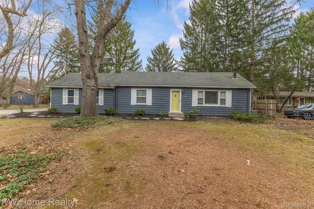 4215 Newton Road, Commerce Charter Township, MI 48390