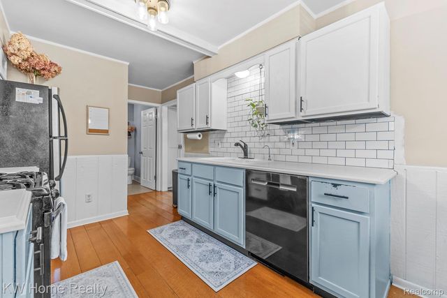 4215 Newton Road, Commerce Charter Township, MI 48390