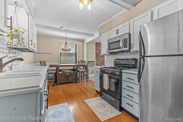 4215 Newton Road, Commerce Charter Township, MI 48390