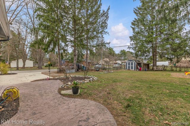 4215 Newton Road, Commerce Charter Township, MI 48390