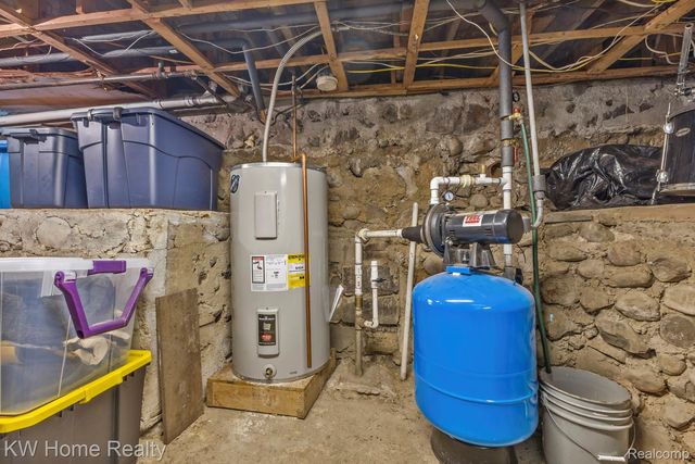 4215 Newton Road, Commerce Charter Township, MI 48390