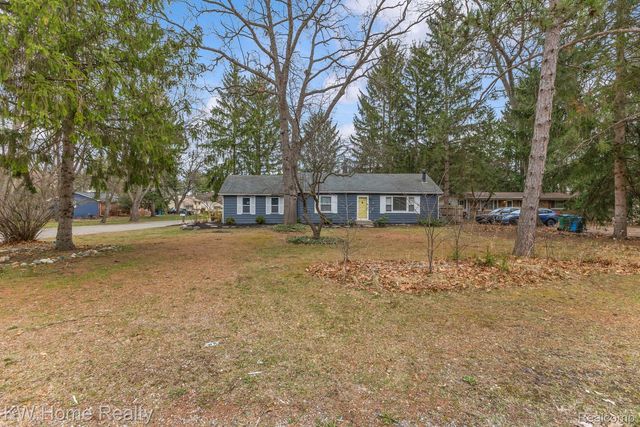 4215 Newton Road, Commerce Charter Township, MI 48390