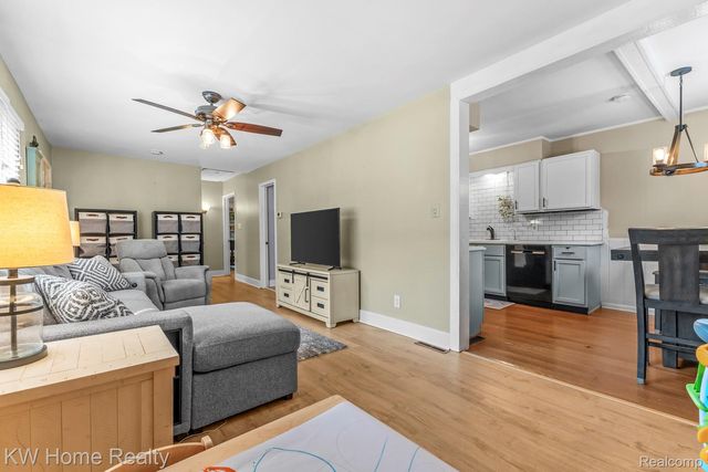 4215 Newton Road, Commerce Charter Township, MI 48390