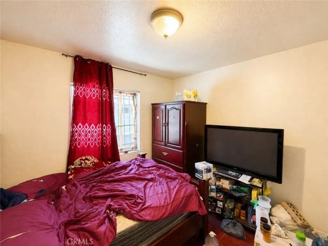 7833 Crocker, Los Angeles, CA 90003