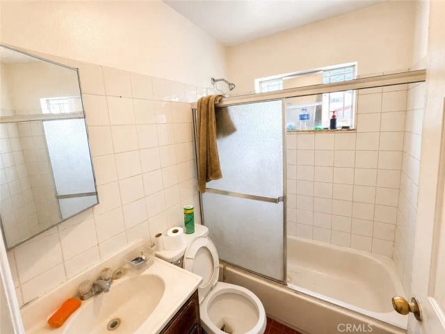 7833 Crocker, Los Angeles, CA 90003