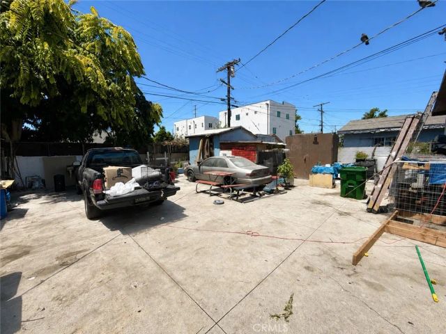 7833 Crocker, Los Angeles, CA 90003