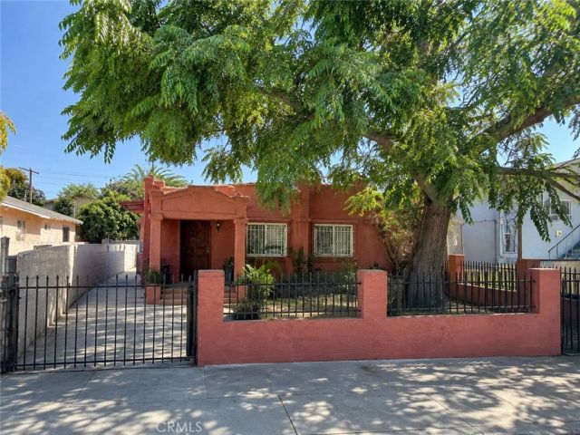 7833 Crocker, Los Angeles, CA 90003