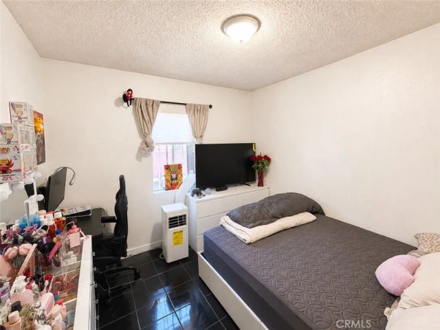 7833 Crocker, Los Angeles, CA 90003