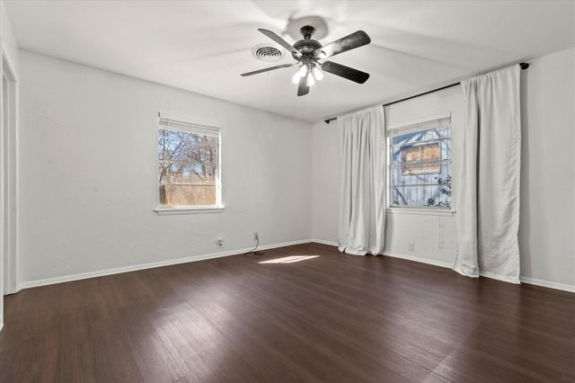 1806 Hutto RD, Georgetown, TX 78626