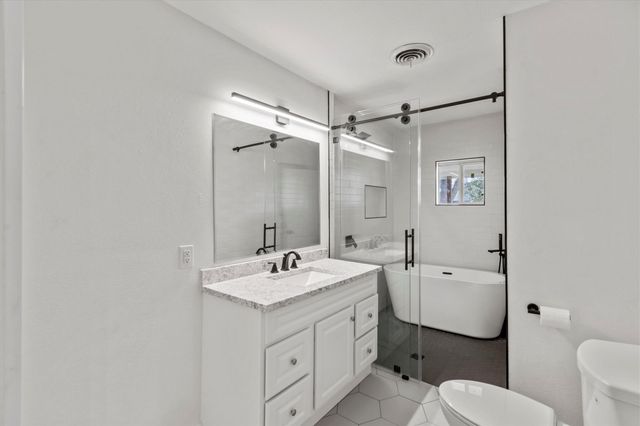 1806 Hutto RD, Georgetown, TX 78626