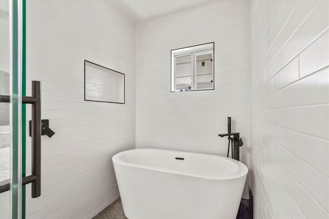 1806 Hutto RD, Georgetown, TX 78626