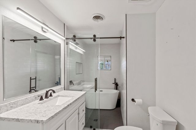 1806 Hutto RD, Georgetown, TX 78626