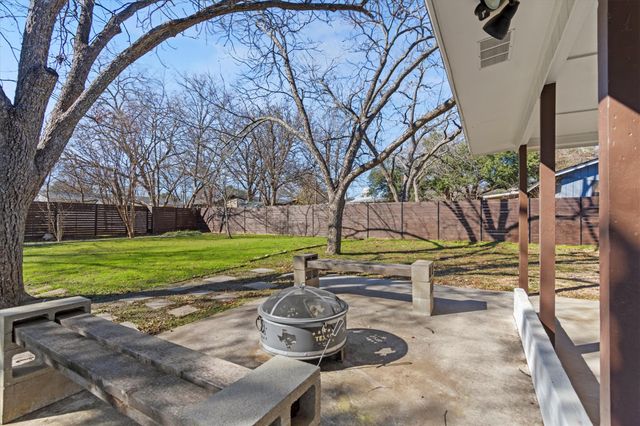 1806 Hutto RD, Georgetown, TX 78626