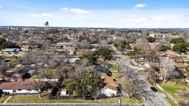 1806 Hutto RD, Georgetown, TX 78626