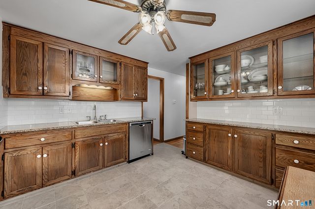 204 Hickory Circle, Middletown, CT 06457